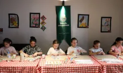 Çocuklar İnegöl’de sanatla eğleniyor, öğreniyor