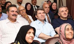Amasya Valisi Önder Bakan'ın köy sakinleri ile sinema keyfi