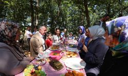 Başkan Büyükakın, Gebze’de annelerin pikniğine katıldı