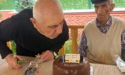 Kars huzurevinde doğum günü coşkusu