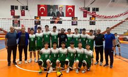 Kars’ta voleybol heyecanı: Anadolu Yıldızlar Ligi’nde öğrenciler yarı finale yükseldi