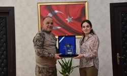 Şehit kızı Rümeysa Ertekin Tazegül’den Kars İl Emniyet Müdürü Saka’ya anlamlı ziyaret