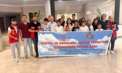 Batman'da Okul Destek Projesinden faydalanan öğrenciler yemekte buluştu