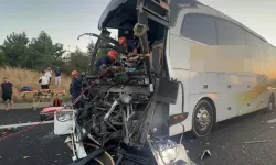 Malatya'dan gelen yolcu otobüsü kaza yaptı: 1 ölü, 10 yaralı