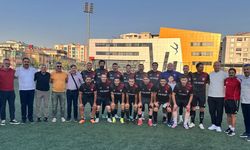 Van Masterler, Şöhretler Turnuvası’nda Şampiyonluk kupasını kaldırdı