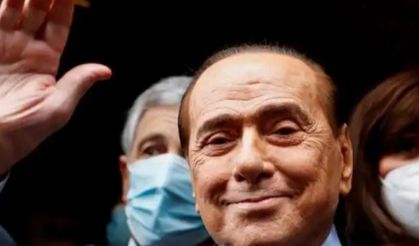 Berlusconi taburcu edildi: 45 gün hastanede yattı