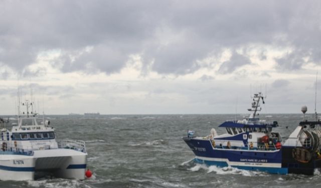 Fransa balıkçılık krizi ile ilgili İngiltere'ye 10 Aralık'a kadar süre verdi
