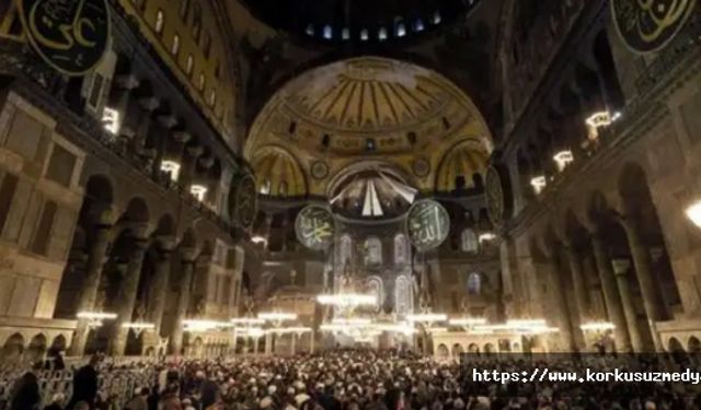 İstanbul'un fethinin 570. yıl dönümü: Ayasofya'da dualar edildi