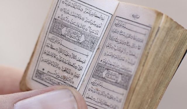 Mısır'da 150 yıllık küçük hacimli Kuran-ı Kerim nüshası