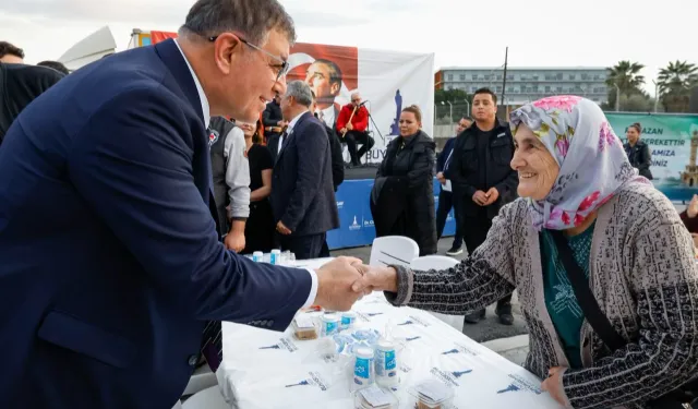 Başkan Tugay: Bu sofralarda geleceğe dair umutlanıyoruz
