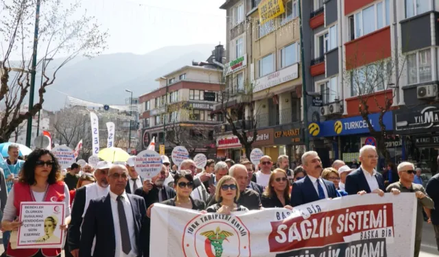 Bursa'da 14 Mart yürüyüşü gerçekleştirildi