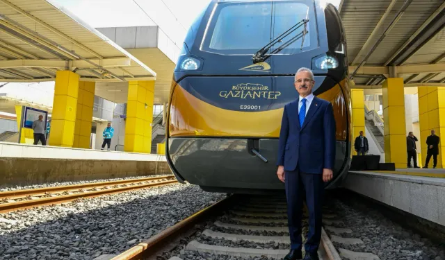 İlk milli banliyö tren seti raylarda
