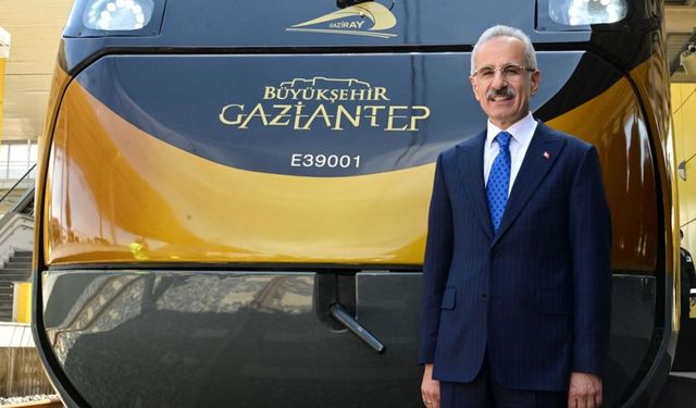 Gaziray’da kullanılacak ilk milli banliyö tren seti raylara çıktı
