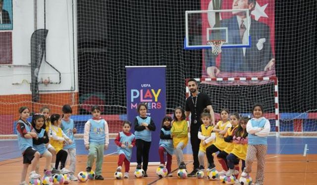 Geleceğin yıldızları UEFA Playmakers Kars Merkezi'nde yetişiyor