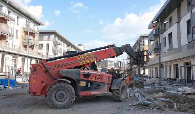 Kahramanmaraş 'da 4 Bin İşçi Deprem Konutları İçin çalışıyor
