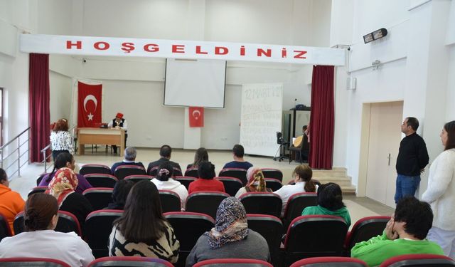 Kars Engelsiz Yaşam Merkezi'nde İstiklal Marşı'nın kabulü kutlandı