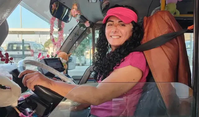 Adana yollarında kadın dolmuş şoförü