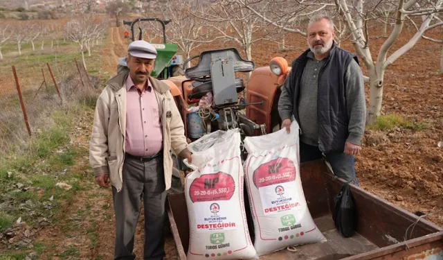 Denizli’de çiftçinin yüzü Büyükşehirle gülüyor