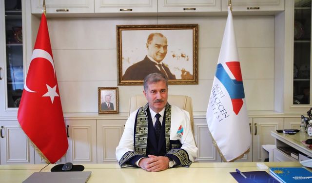 AİÇÜ'de devir teslim töreni yapıldı