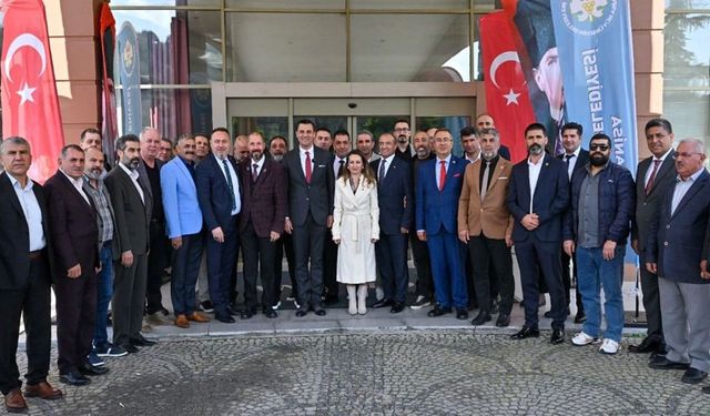 Başkan Zeyrek, Manisa Ağrılılar Derneği üyeleri ile bir araya geldi