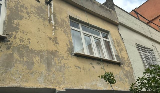 Batman Petrol Mahallesi’ndeki 50 yıllık evler korku salıyor