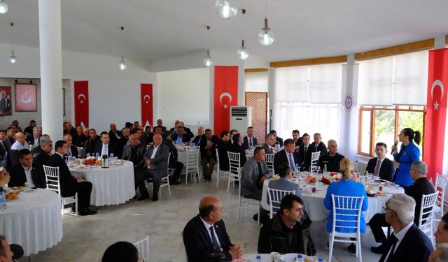 Burdur Valisi Bilgihan, muhtarlarla buluştu