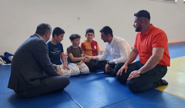 Burdur'da bin kişilik Bucak Kapalı Spor Salonu, gençler için hazır