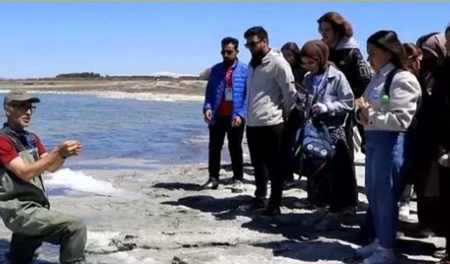 Burdur'da öğrenciler kuraklığı gözleriyle gördü