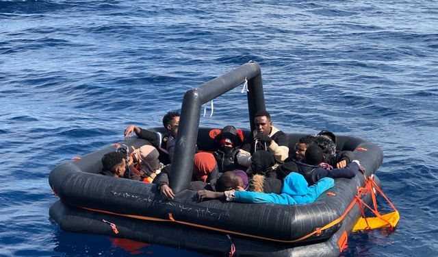 Çanakkale açıklarında 29 düzensiz göçmen yakalandı