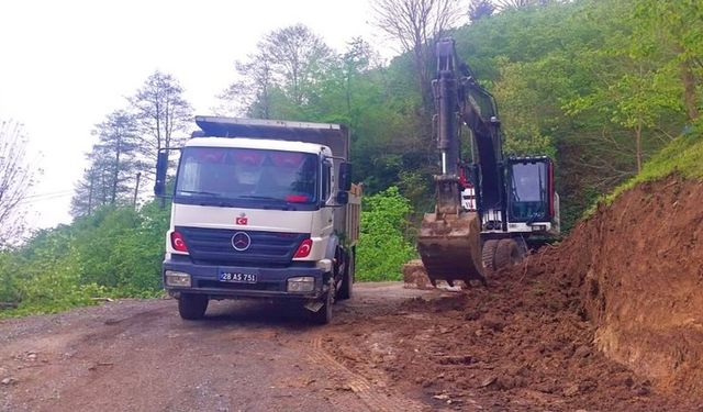 Giresun'da köy yollarına tamir ve bakım yapılmaya başladı