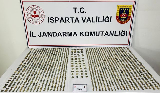 Isparta jandarmasından kaçakçılığa darbe: 2003 sikke ele geçirildi 2 tutuklama
