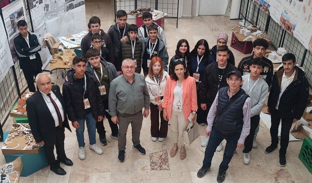 Isparta teknoloji bölümü öğrencileri inşaat zirvesinde
