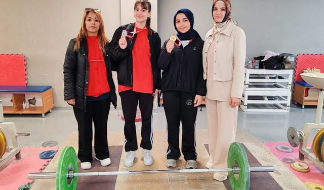 Karataylı haltercilerden büyük başarı