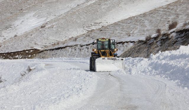 Kars’ta 12 köy yolu ulaşıma kapandı
