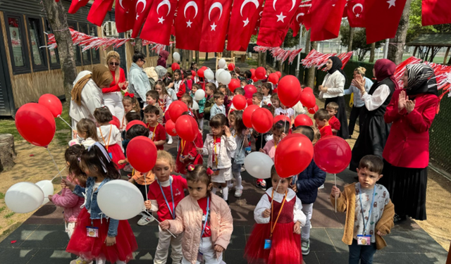 Kocaeli’de minik yürekler 23 Nisan’ı gururla kutladı