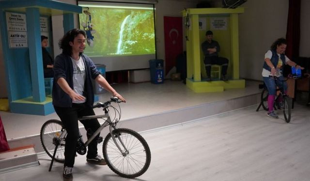 Kocaeli’de “Sürdür Abi” hem eğlendiriyor hem öğretiyor