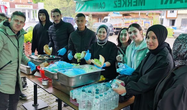 Şalpazarı MYO öğrencileri balık-ekmek şenliği düzenledi