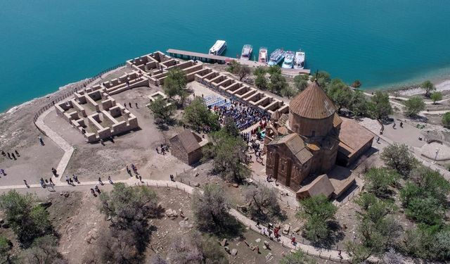 Van, 3'üncü kez Badem Çiçeği Festivali'ne hazır