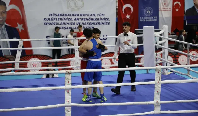 Ağrı'da 'İsmet Sarı Genç Erkekler Türkiye Ferdi Boks Şampiyonası' başladı!