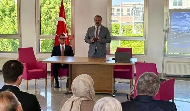 Aksaray Üniversitesi Rektörü Prof. Dr. Alpay Arıbaş’tan Almanya’da eğitime katkı ziyareti