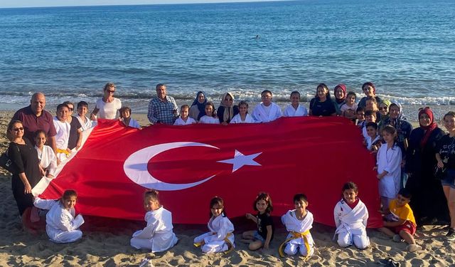 Alanya sahilde karate rüzgarı esti