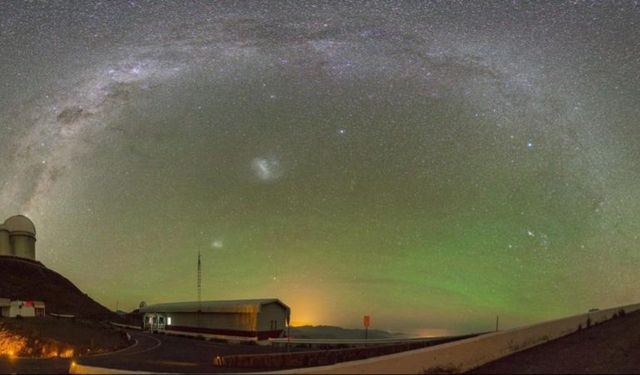 Atacama semalarında gizemli yeşil parıltı: Bilim insanları “airglow” dedi