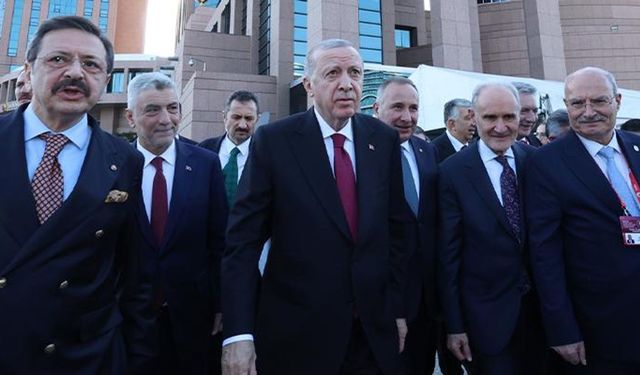 ATO Başkanı Baran, "TOBB 2025 Yılı Hizmet Şeref Belgesi ve Plaket Takdim Töreni"ne katıldı