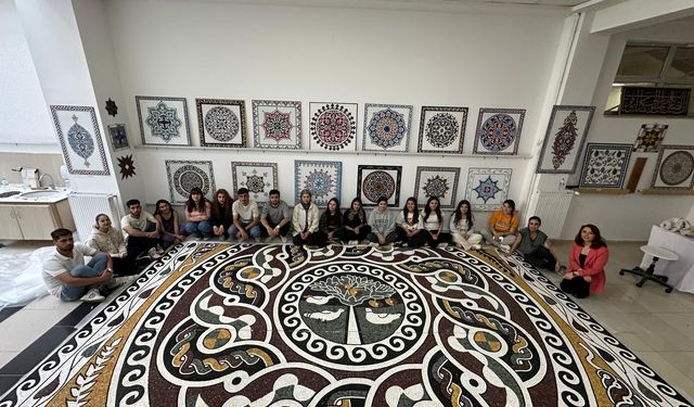 Elma ağacı mozaiği Amasya'da hayat buldu