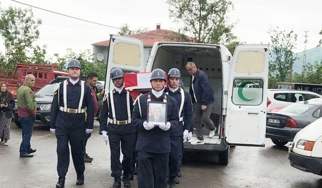 Emekli Uzman Çavuş Karagöz, Geyikli’de askeri törenle uğurlandı