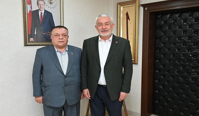 Isparta'da emeklilerden Başkan Başdeğirmen’e hizmet teşekkürü
