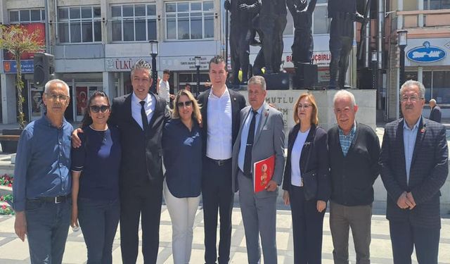 İzzet Akbulut: "Ne hırsızlar ne katiller yolumuzdan alıkoyabilir!"
