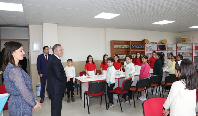Kars Valisi Ziya Polat’ın okul ziyaretleri sürüyor