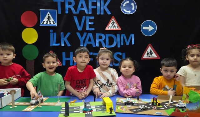 Kocaeli'de çocuklar trafik kurallarını eğlenerek öğrendiler