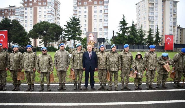Trabzon Büyükşehir Belediye Başkan Vekili Gülay, temsili askerlik törenine katıldı